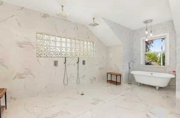 $1,990,000 | 8389 Southeast Woodcrest Place, Hobe Sound, FL 33455