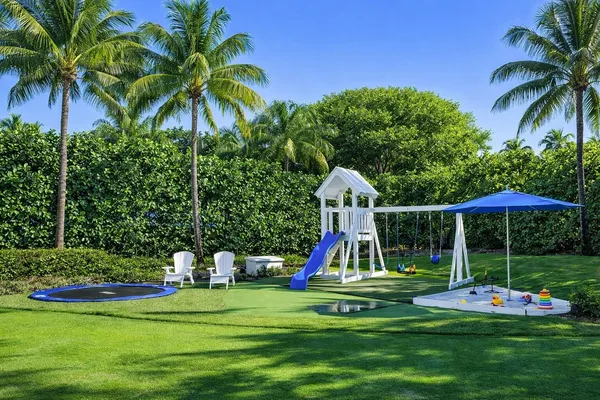 $1,990,000 | 8389 Southeast Woodcrest Place, Hobe Sound, FL 33455