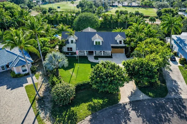 $1,990,000 | 8389 Southeast Woodcrest Place, Hobe Sound, FL 33455