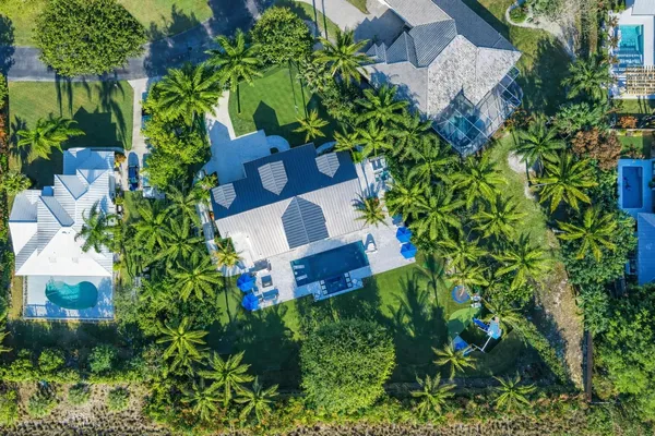 $1,990,000 | 8389 Southeast Woodcrest Place, Hobe Sound, FL 33455