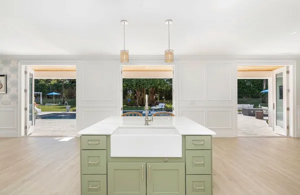 $1,990,000 | 8389 Southeast Woodcrest Place, Hobe Sound, FL 33455