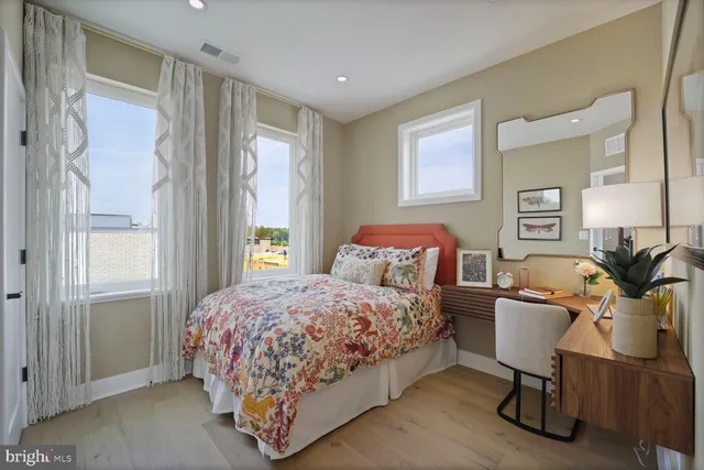 $1,274,578 | 61 Lower Service Road Northwest, Unit 936, Washington, DC 20422