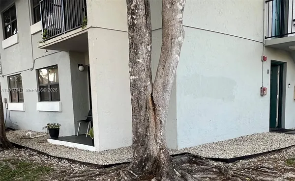 $2,200 | 7235 Northwest 179th Street, Unit 101, Hialeah, FL 33015