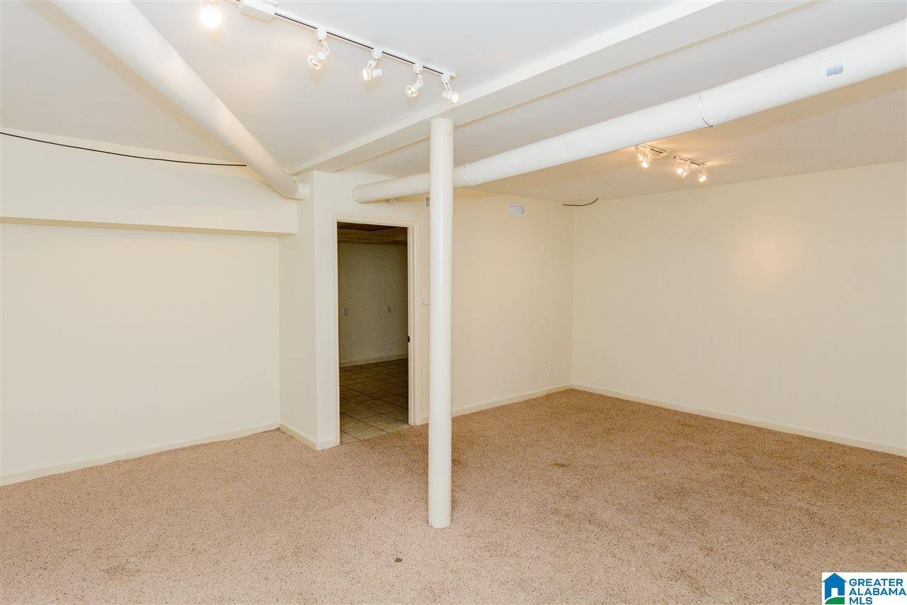 1423 Overlook Road Birmingham, AL 35209 - Photo 27 of 33