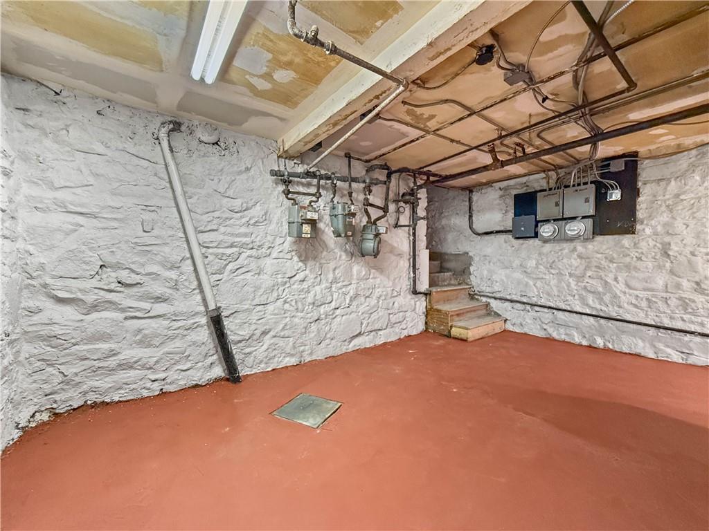13 Windsor Place Brooklyn, NY 11215 - Photo 32 of 40 a view of a indoor garage