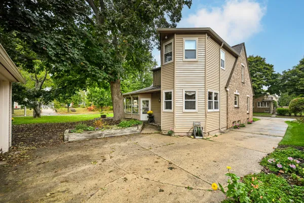 $584,900 | 8027 West Woodland Avenue, Wauwatosa, WI 53213