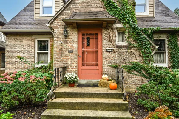 $584,900 | 8027 West Woodland Avenue, Wauwatosa, WI 53213