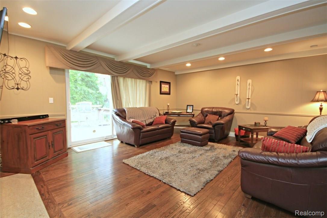 896 Hemlock Court Rochester, MI 48307 - Photo 16 of 36 029.JPG