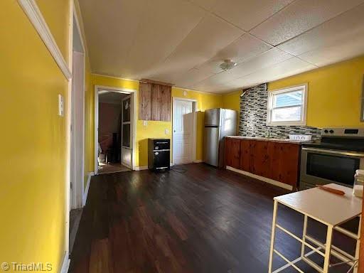 332 Pegram Street Elkin, NC 28621 - Photo 7 of 15