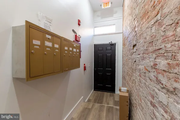 $2,077 | 212 Catharine Street, Unit 2, Philadelphia, PA 19147