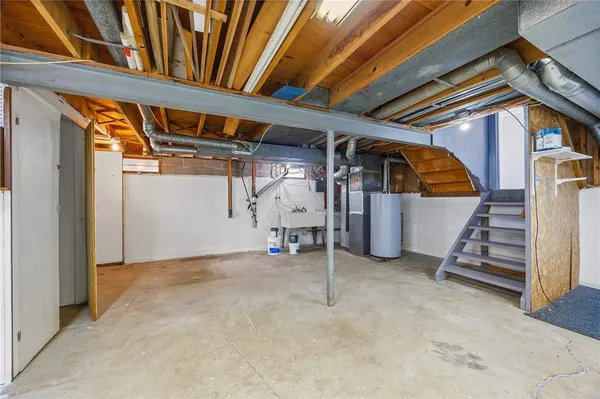 $259,900 | 40 Tradewind Drive, Irondequoit, NY 14617