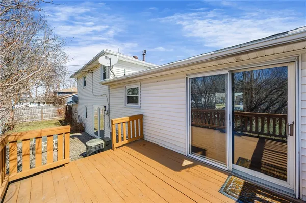 $259,900 | 40 Tradewind Drive, Irondequoit, NY 14617