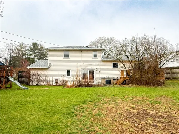 $259,900 | 40 Tradewind Drive, Irondequoit, NY 14617