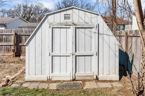 $259,900 | 40 Tradewind Drive, Irondequoit, NY 14617