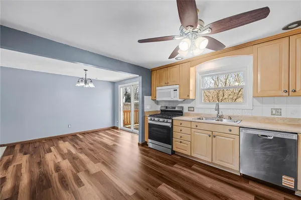 $259,900 | 40 Tradewind Drive, Irondequoit, NY 14617