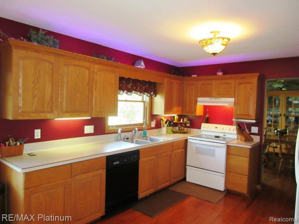 7078 North Fowlerville Road Fowlerville, MI 48836 - Photo 7 of 43