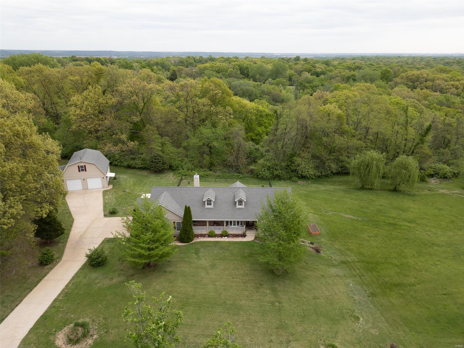 3417 Douglas Road Florissant, MO 63034 - Photo 54 of 56 Gallery Image 54