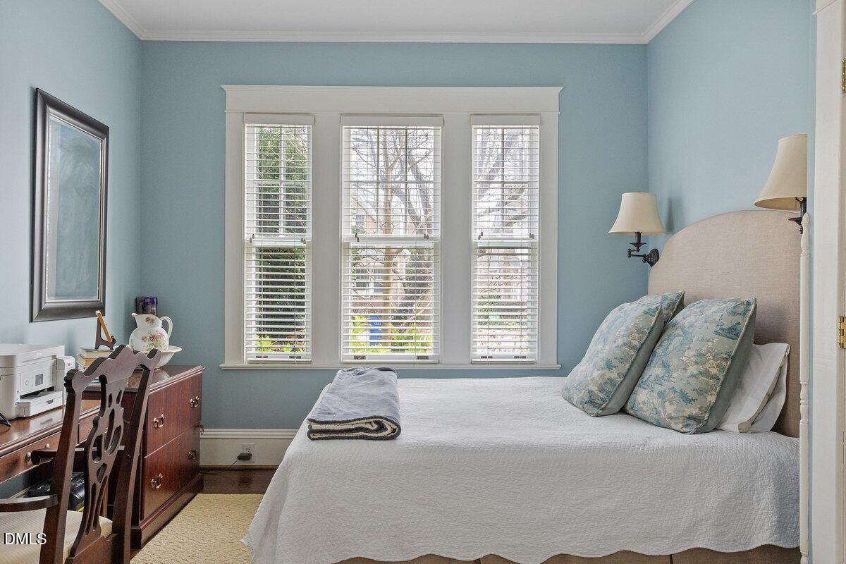 2309 Fairview Road Raleigh, NC 27608 - Photo 15 of 31 2309 Fairview Rd 2856128_34