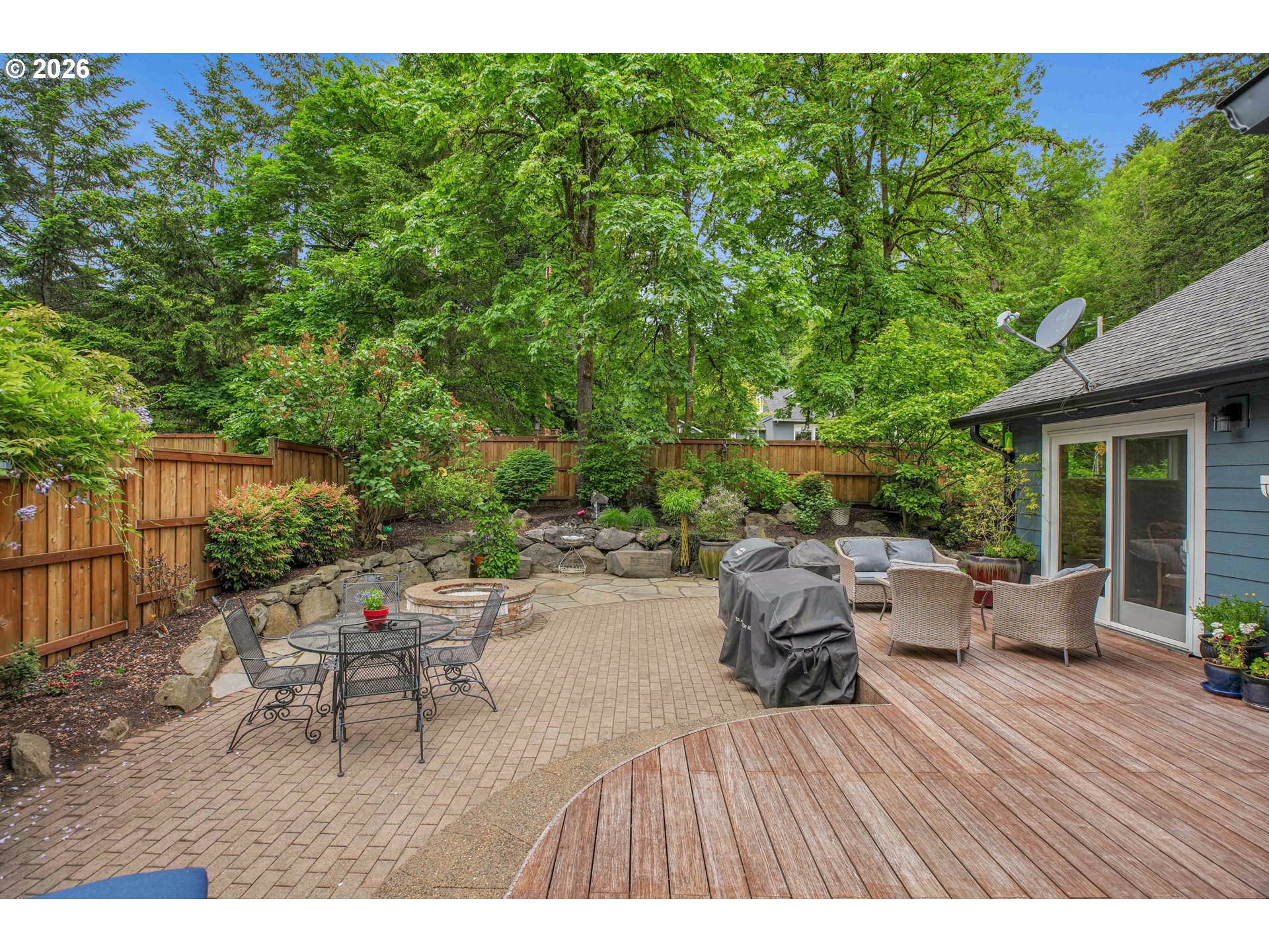 3842 Southwest Coronado Street Portland, OR 97219 - Photo 11 of 48