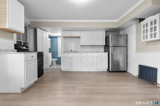 $1,300 | 18 Hobart Street, Meriden, CT 06450