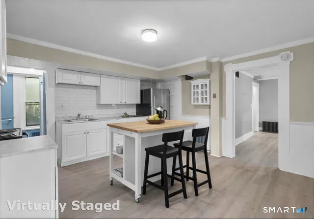 $1,300 | 18 Hobart Street, Meriden, CT 06450