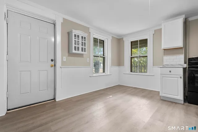 $1,300 | 18 Hobart Street, Meriden, CT 06450