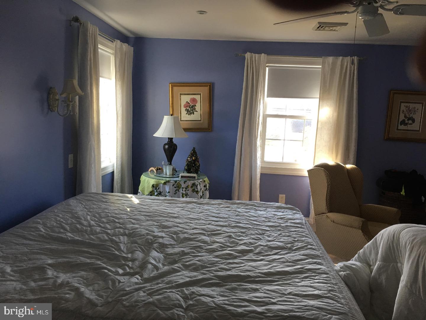 210 Rutledge Avenue Folsom, PA 19033 - Photo 8 of 16 Gallery Image 8