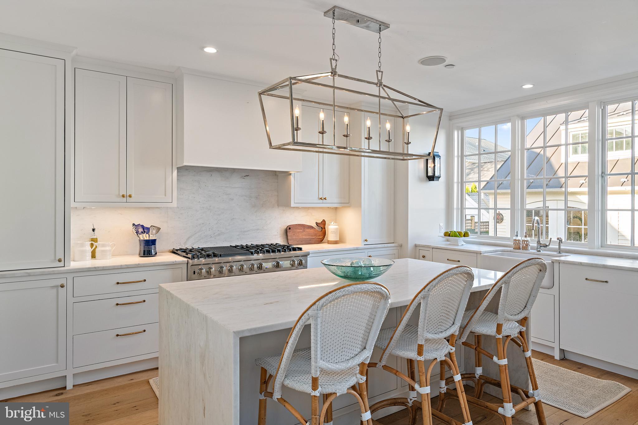313 Washington Street Annapolis, MD 21403 - Photo 34 of 114 Light-filled kitchen