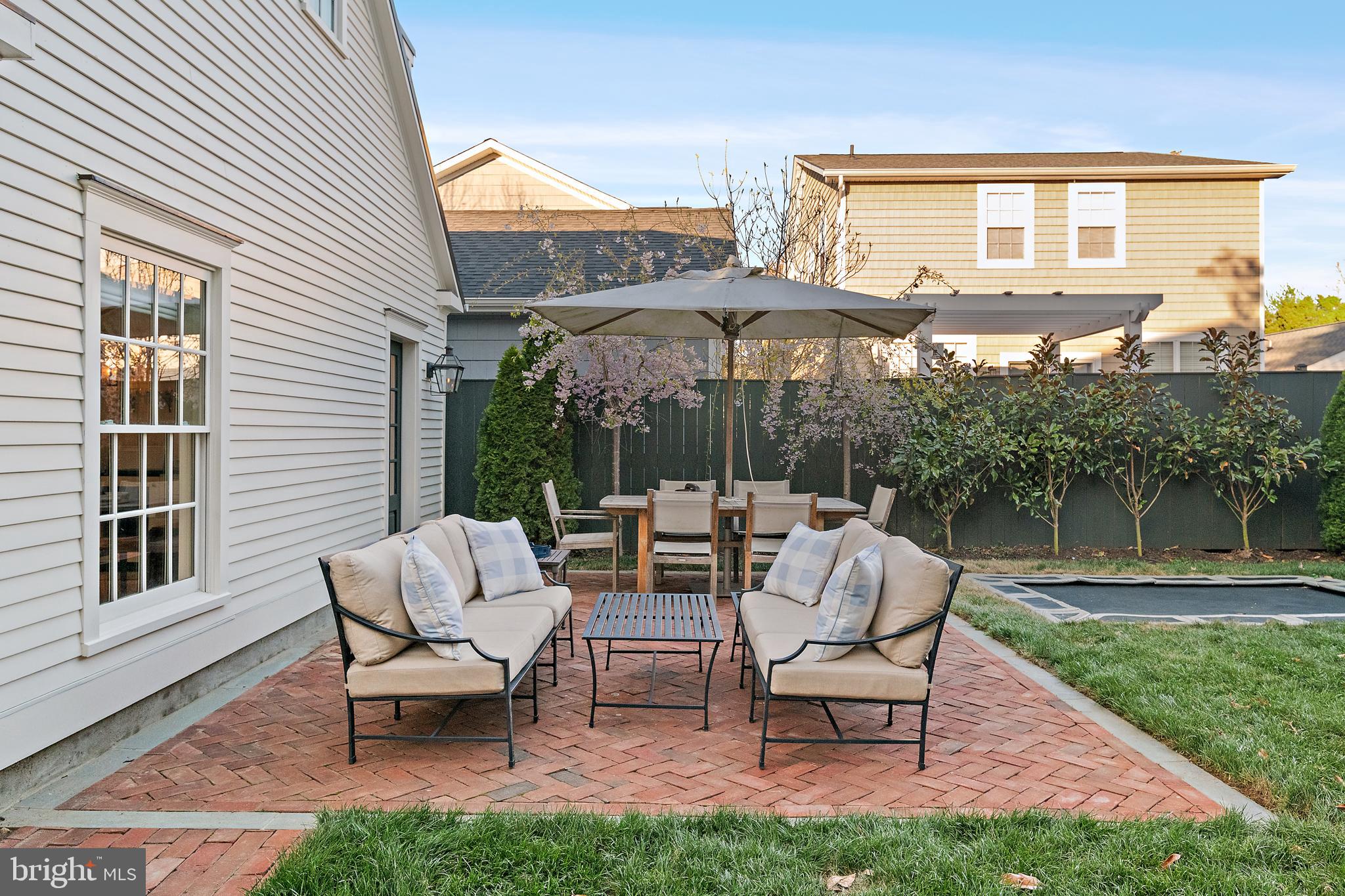313 Washington Street Annapolis, MD 21403 - Photo 76 of 114 Rear patio and guest house
