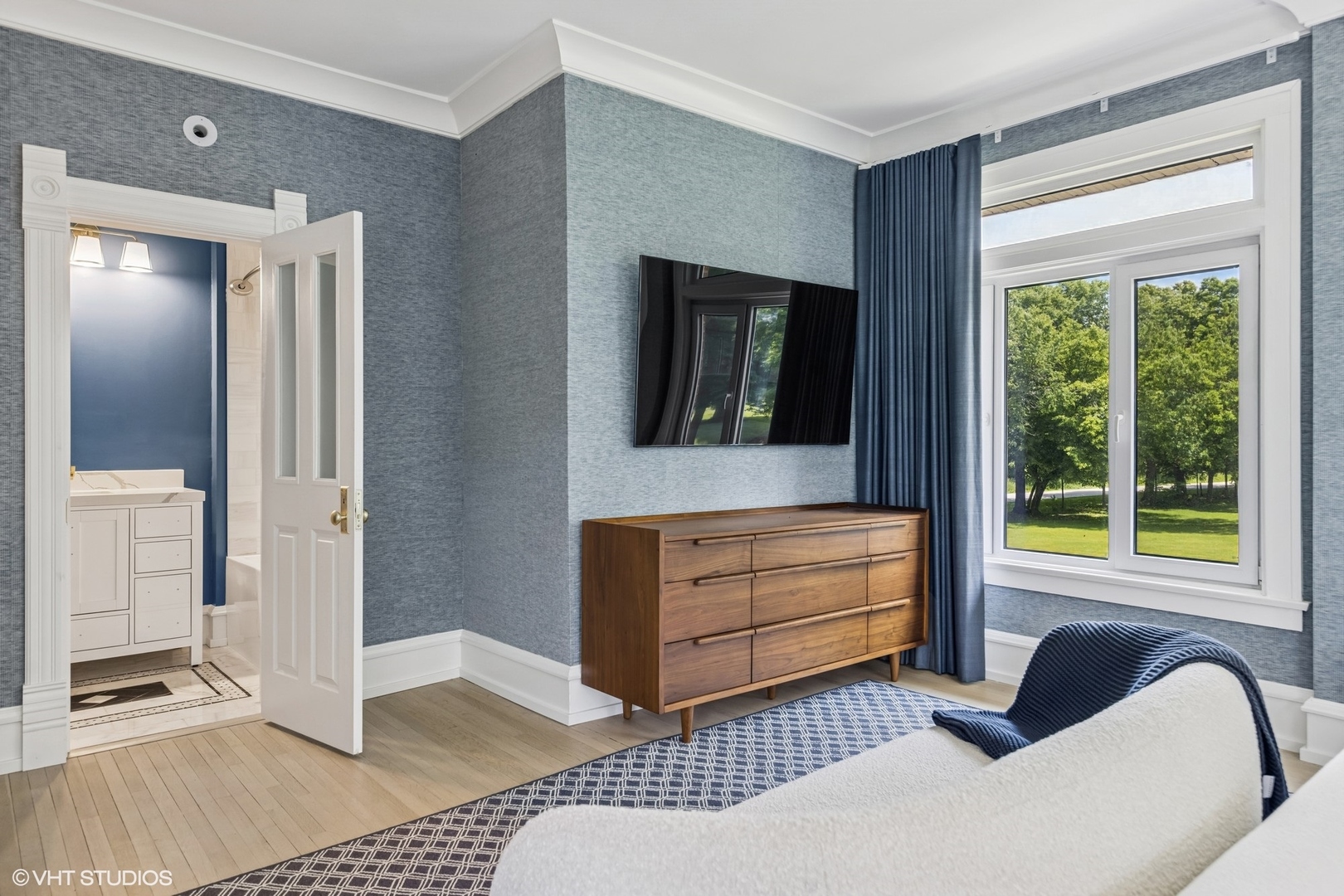 31W141 Army Trail Road Wayne, IL 60184 - Photo 42 of 51 a room with furniture and a window