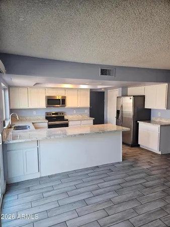 $2,300 | 4814 West Mountain View Road, Glendale, AZ 85302