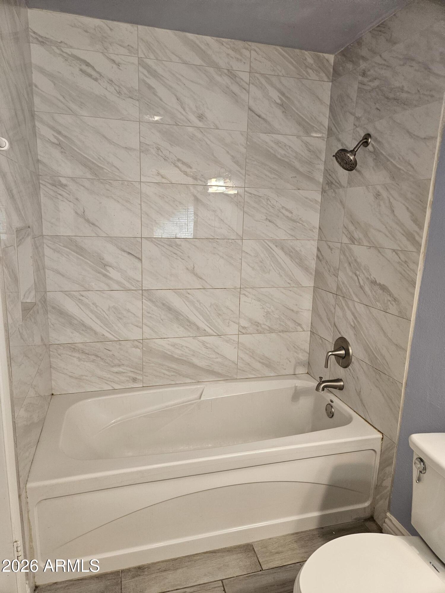 4814 West Mountain View Road Glendale, AZ 85302 - Photo 8 of 12 MOUNTAIN VIEW BATH TUB