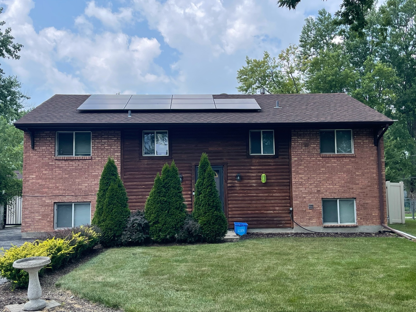 181 North Pinecrest Road Bolingbrook, IL 60440 - Photo 1 of 10