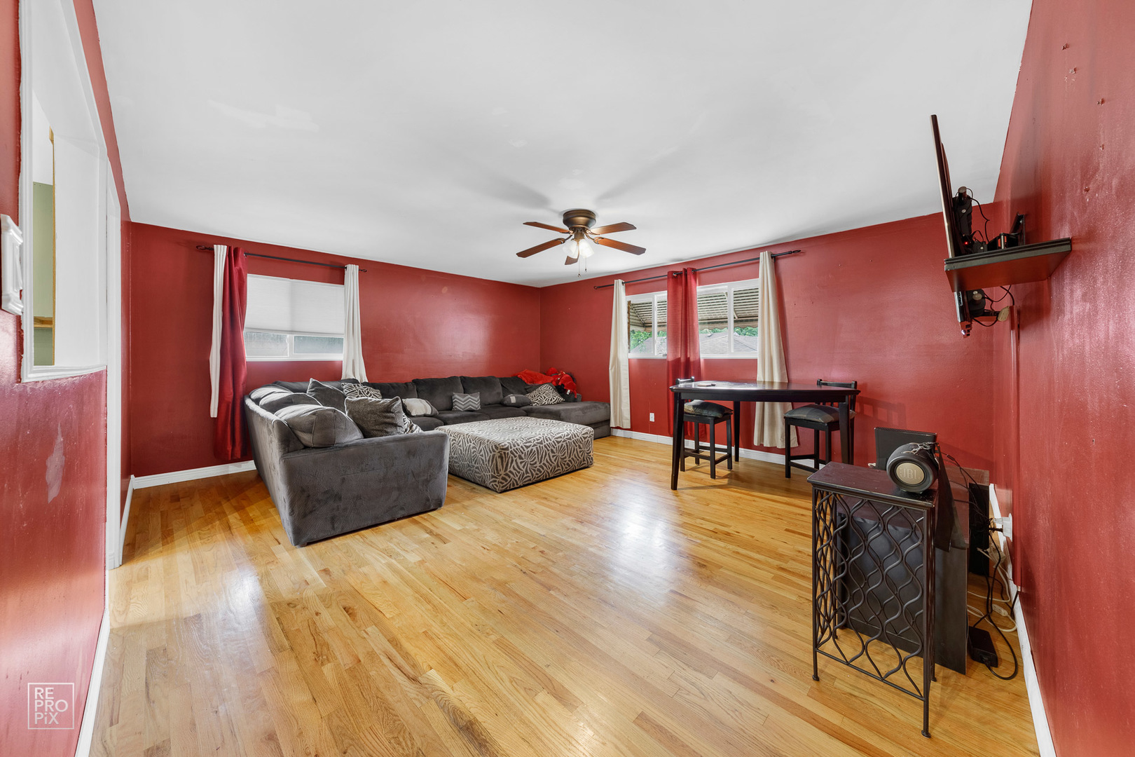 181 North Pinecrest Road Bolingbrook, IL 60440 - Photo 3 of 10