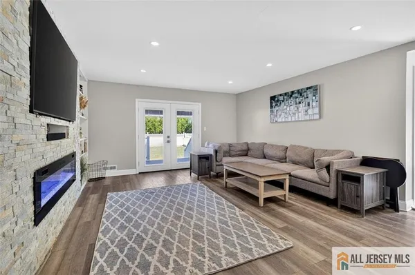 $980,000 | 16 Colonial Drive, East Brunswick, NJ 08816