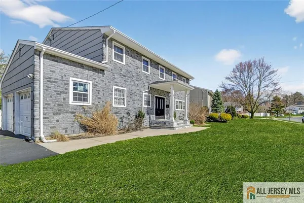 $980,000 | 16 Colonial Drive, East Brunswick, NJ 08816