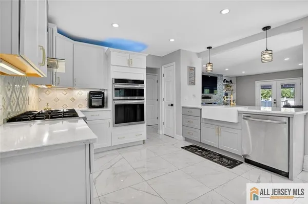 $980,000 | 16 Colonial Drive, East Brunswick, NJ 08816