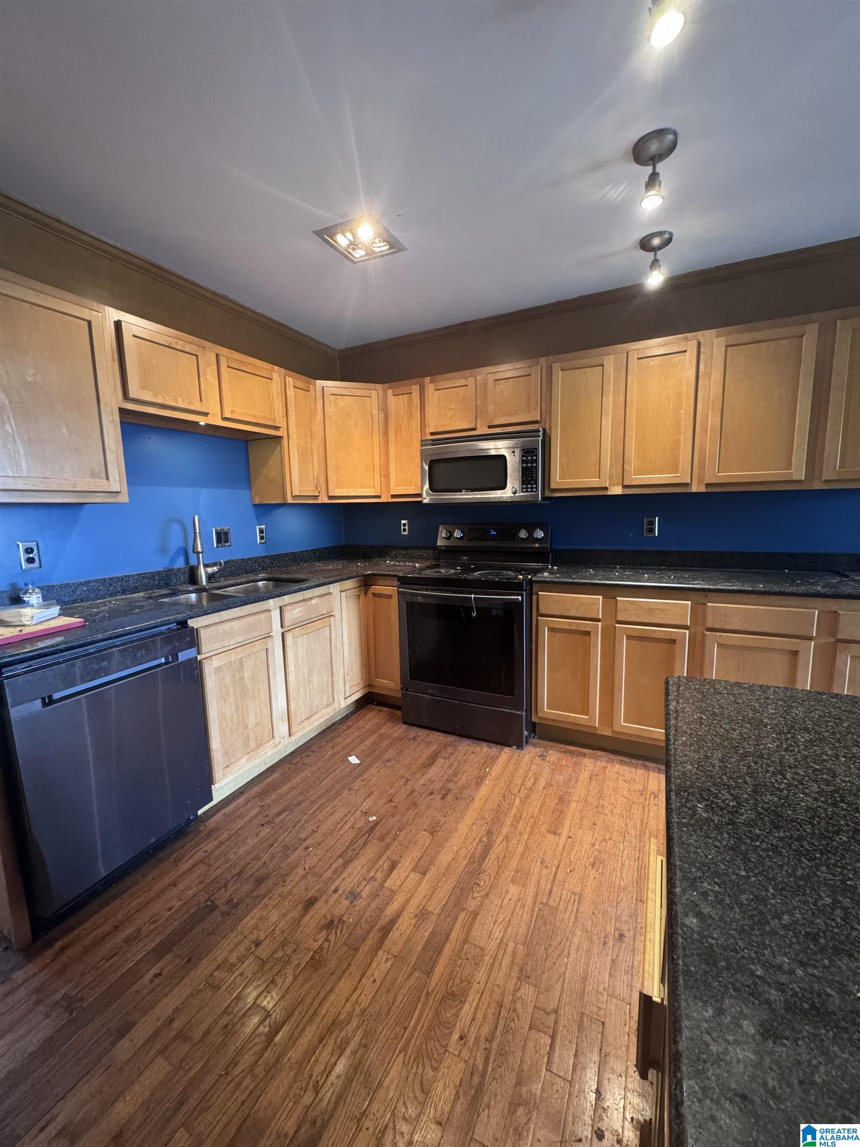 294 Shades Crest Road Birmingham, AL 35226 - Photo 4 of 10