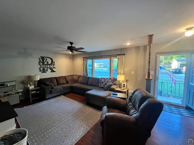 $224,000 | 115 East 3rd Street, Holton, KS 66436