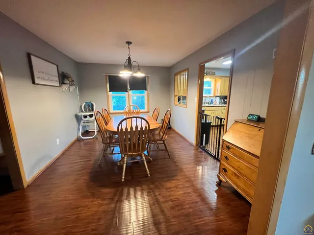 $224,000 | 115 East 3rd Street, Holton, KS 66436