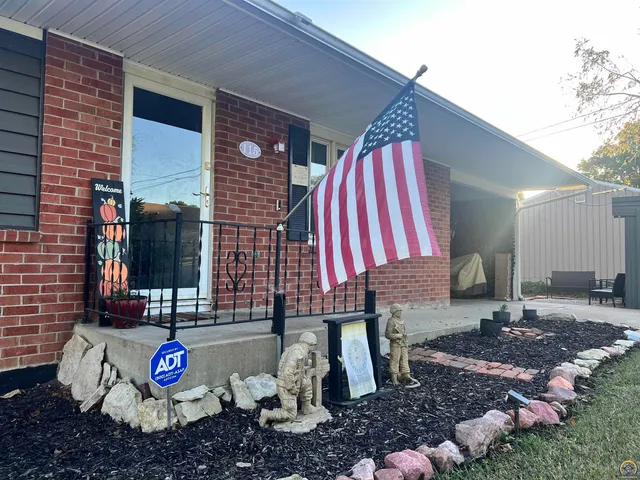 $224,000 | 115 East 3rd Street, Holton, KS 66436