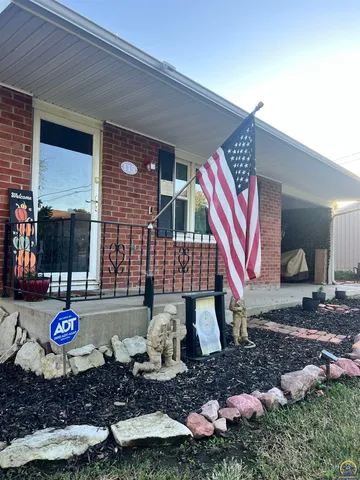 $224,000 | 115 East 3rd Street, Holton, KS 66436