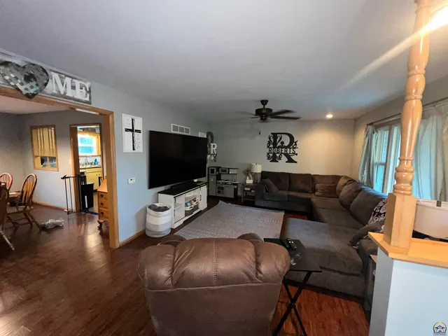 $224,000 | 115 East 3rd Street, Holton, KS 66436