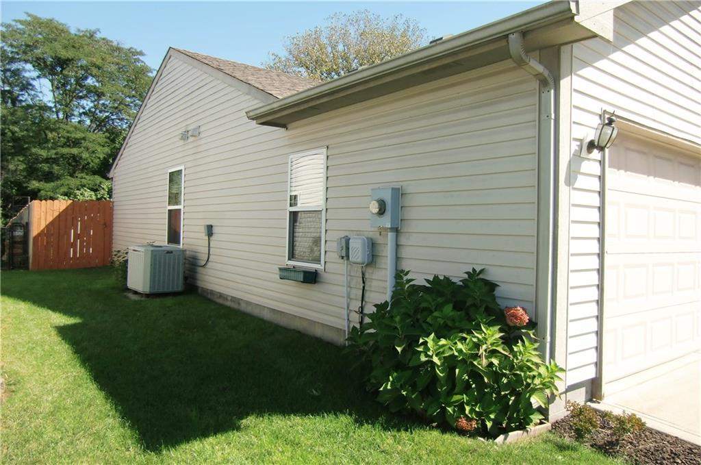 5370 Milhouse Road Indianapolis, IN 46221 - Photo 3 of 20