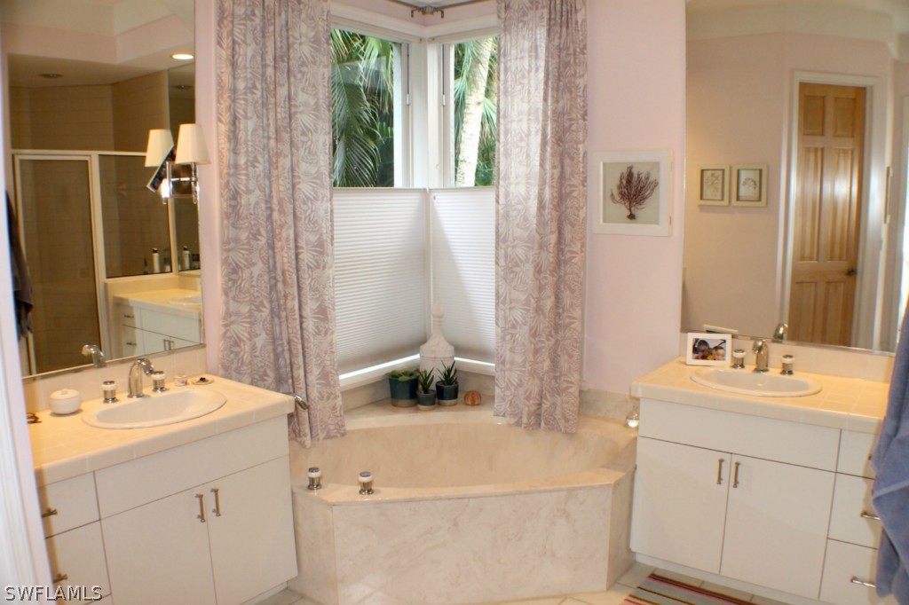 2582 Wulfert Road Sanibel, FL 33957 - Photo 13 of 25 Gallery Image 13