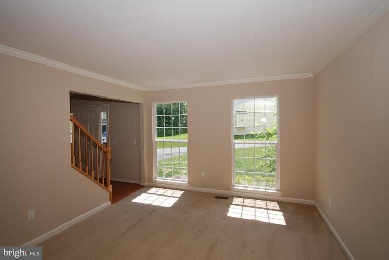 6041 Florey Road Hanover, MD 21076 - Photo 5 of 15 Living Room
