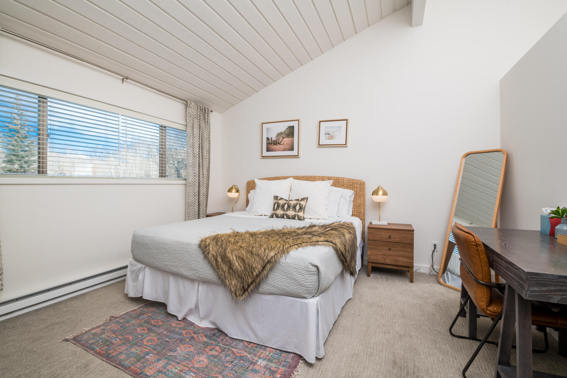 401 Second Avenue, Unit 4 Ketchum, ID 83340 - Photo 4 of 14 Primary Bedroom