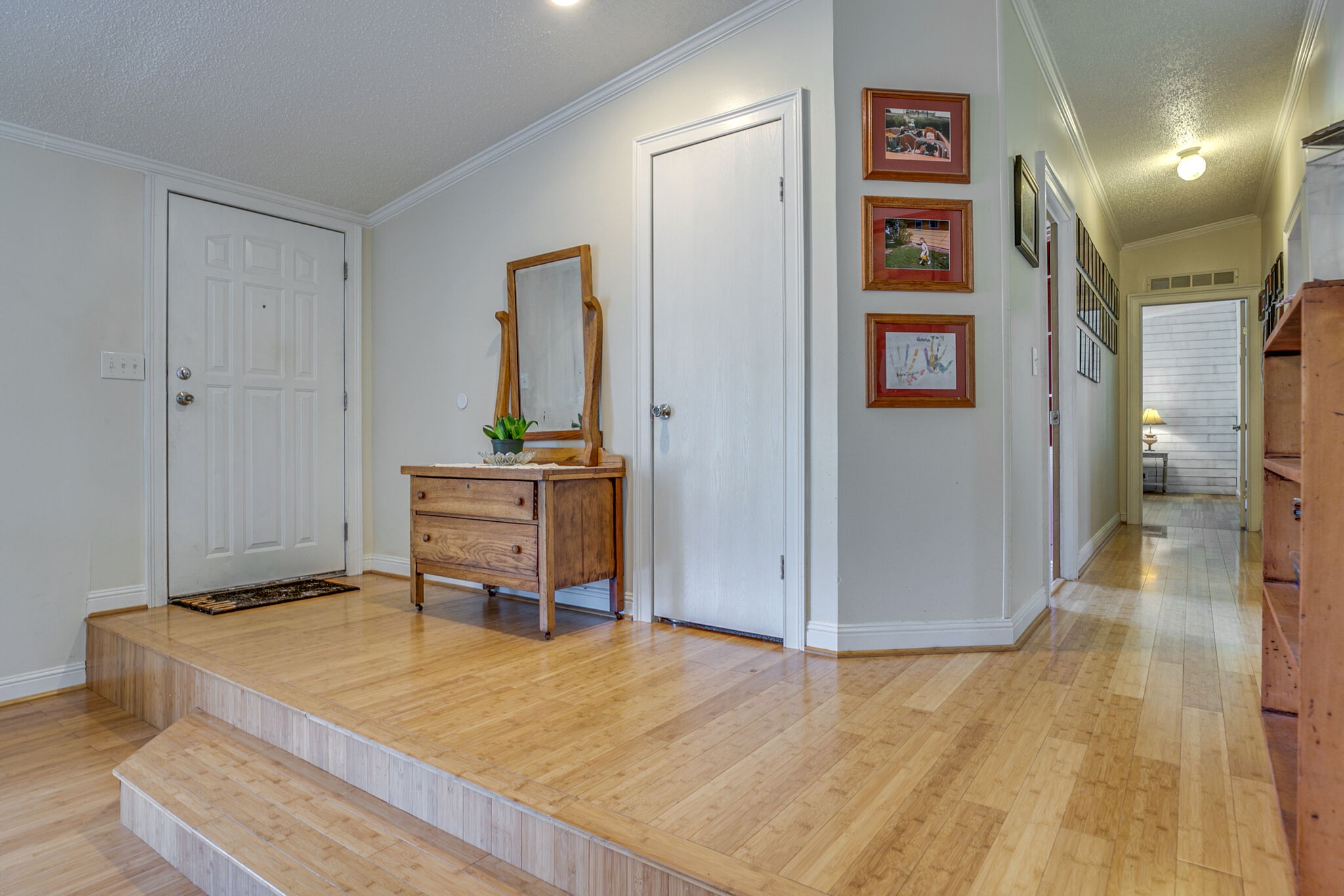 612 Norene Road Lebanon, TN 37090 - Photo 4 of 31 a room that has a dresser in it