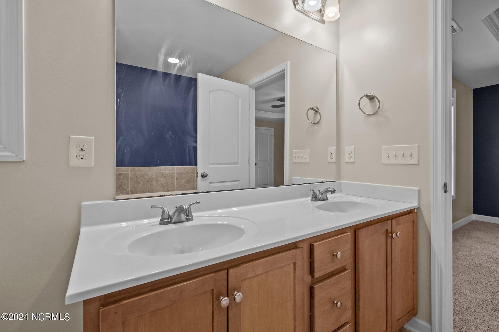 403 Wynbrookee Lane Jacksonville, NC 28546 - Photo 23 of 35 27-web-or-mls-_Z727399