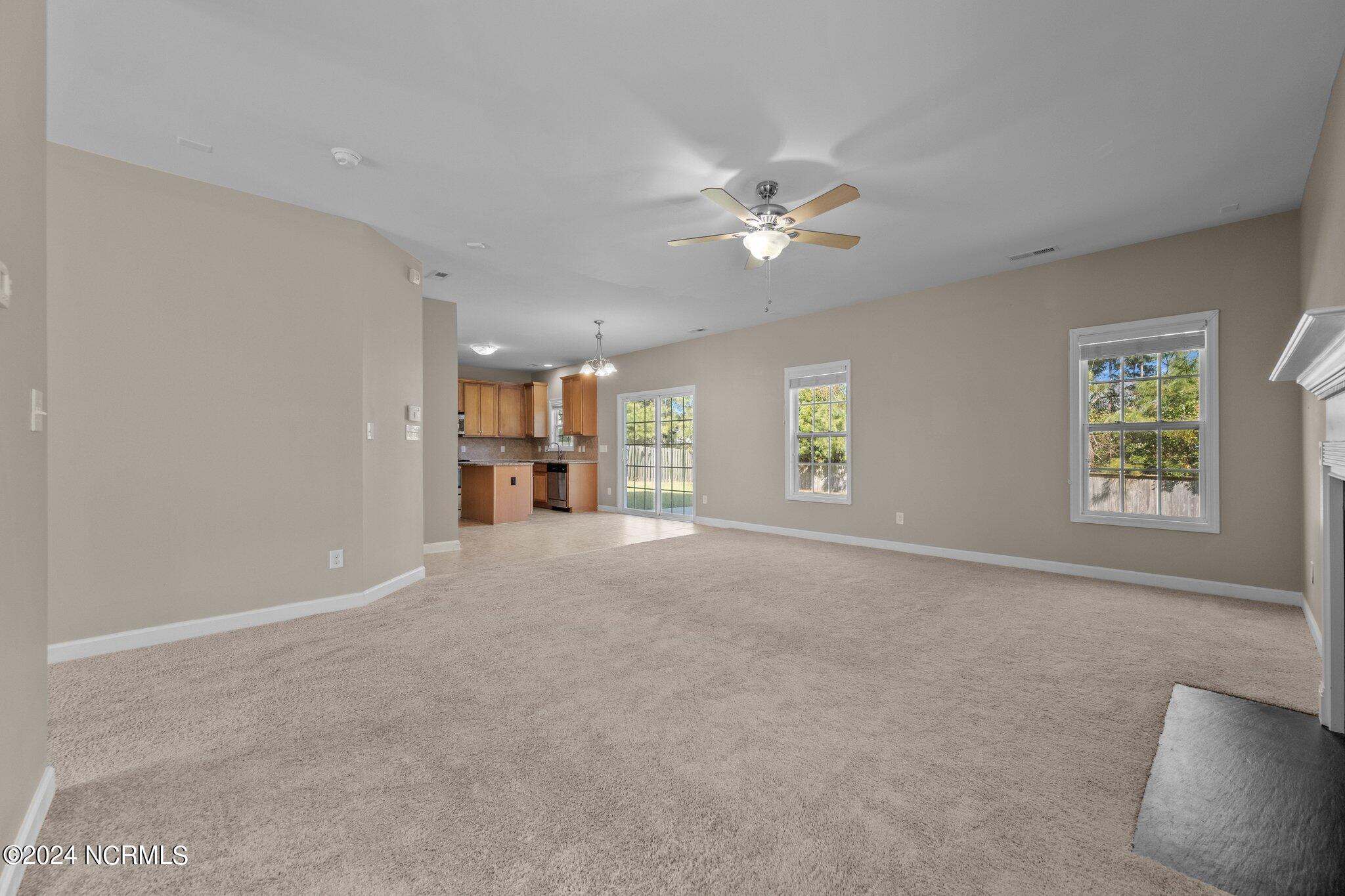 403 Wynbrookee Lane Jacksonville, NC 28546 - Photo 5 of 35 6-web-or-mls-_Z727294